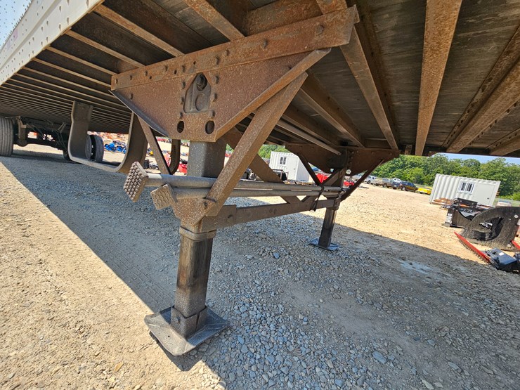 2013-great-dane-trailer-image-32