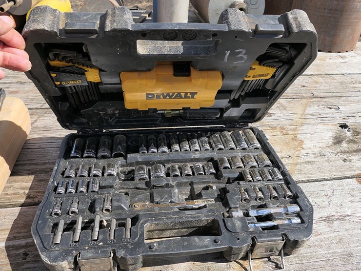 dewalt-socket-set-image-1
