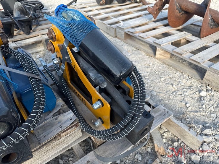 new-iranch-hydraulic-hammer-/-breaker-mini-excavator-attachment-image-1