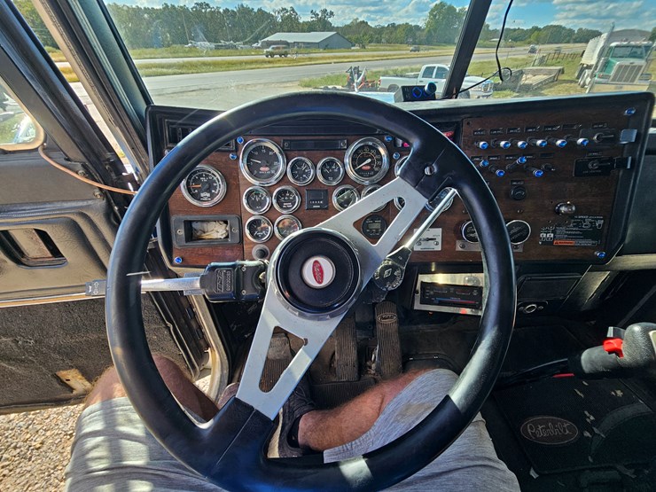 1989-peterbilt-379-image-79
