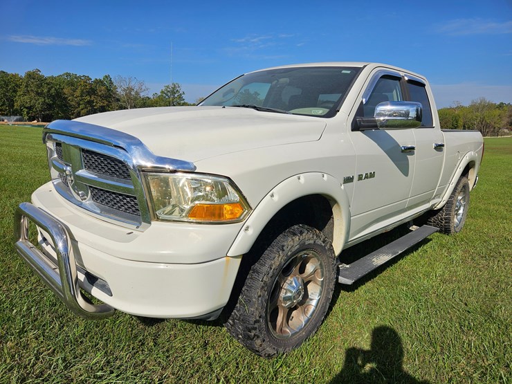 2009-dodge-ram-1500-image-2