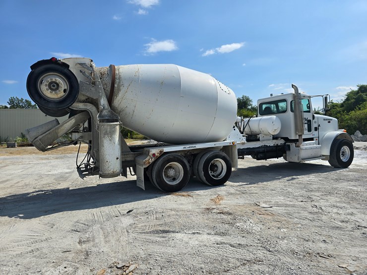 2014-peterbilt-365-image-32