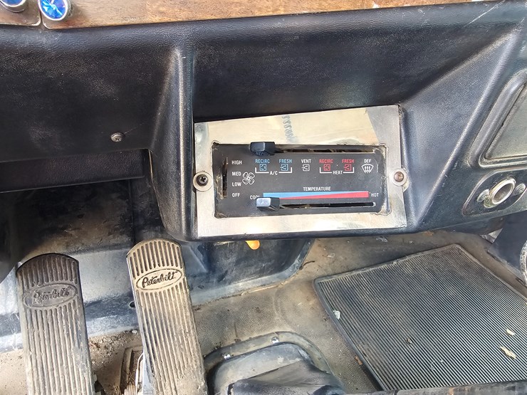 1989-peterbilt-379-image-83