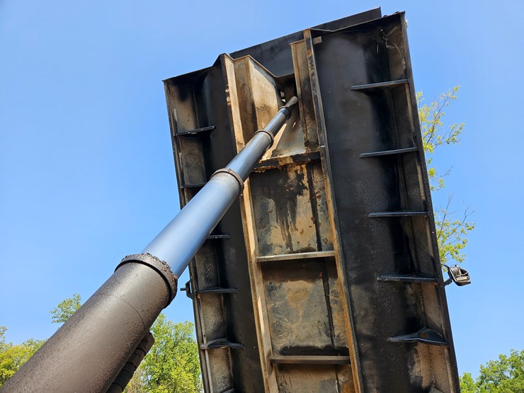 2006-sterling-l9500-image-52