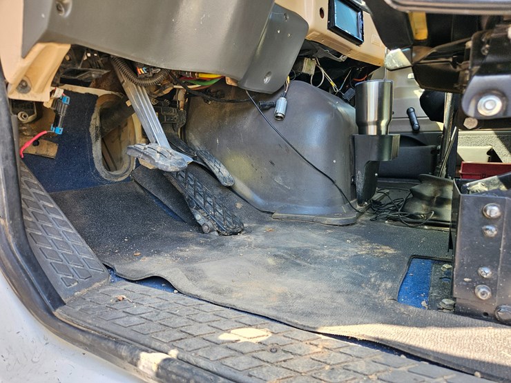 2006-sterling-l9500-image-81