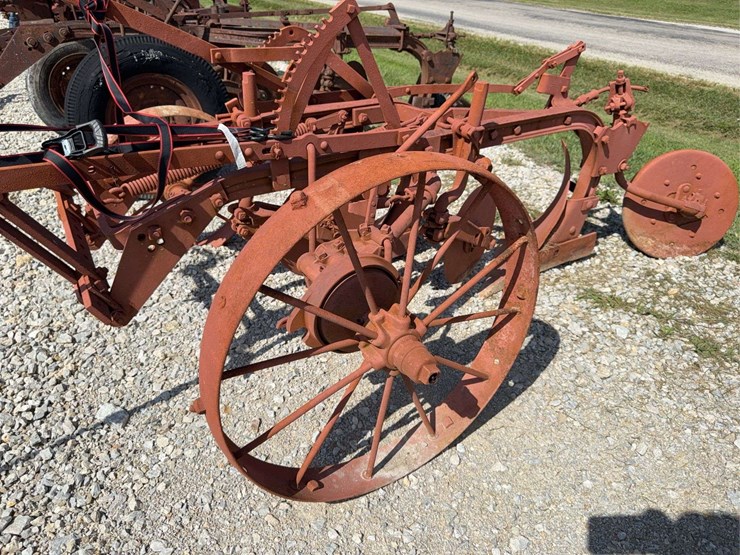 2-bottom-trip-plow-image-8