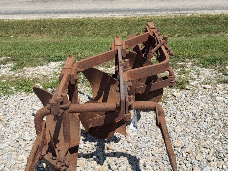 3-bottom-fast-hitch-plow-image-9