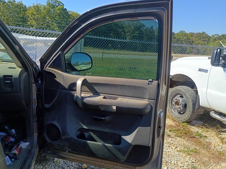 2008-chevrolet-silverado-image-23