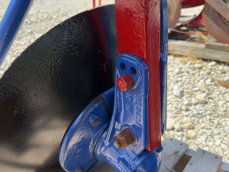 2-bottom-fast-hitch-disc-plow-image-24