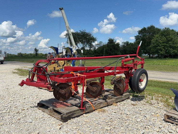 3-bottom-semi-mounted-plow-image-6