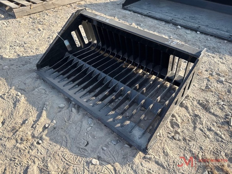 new-iranch-38"-rock-bucket-mini-skid-steer-attachment-image-4