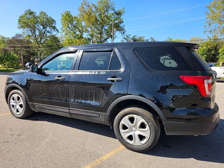 2017-ford-explorer-image-7