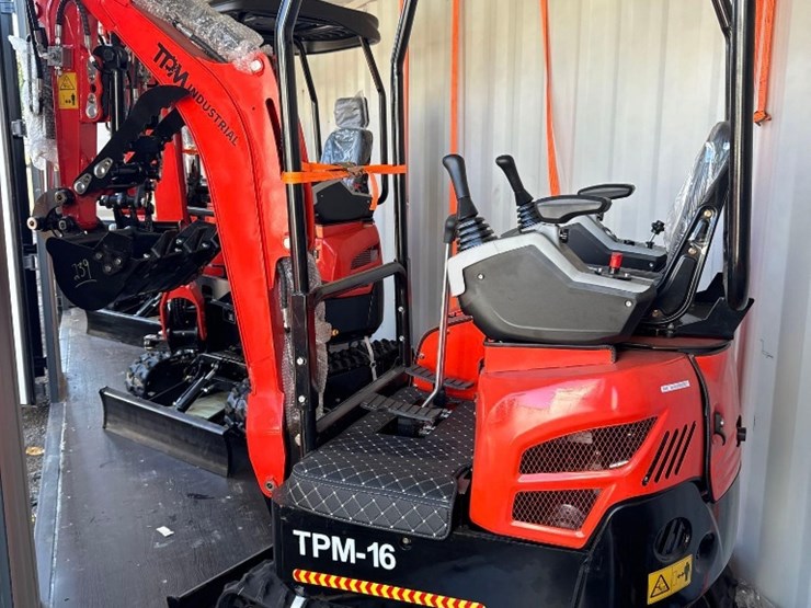 new-tpm-industrial-co-mini-excavator-model-tpm-16-image-1