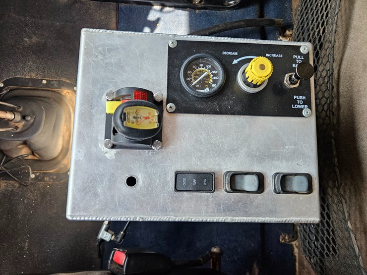 2006-sterling-l9500-image-87