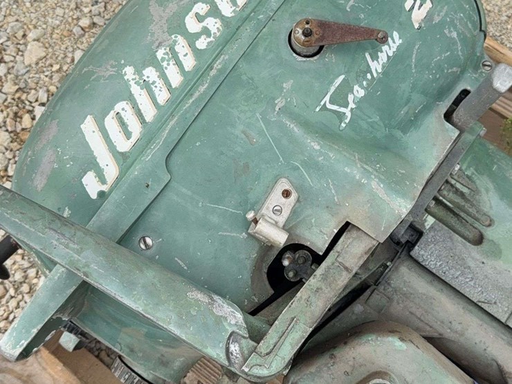 johnson-25-outboard-motor-image-6