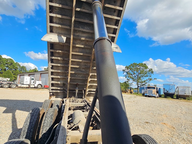 1989-peterbilt-379-image-57