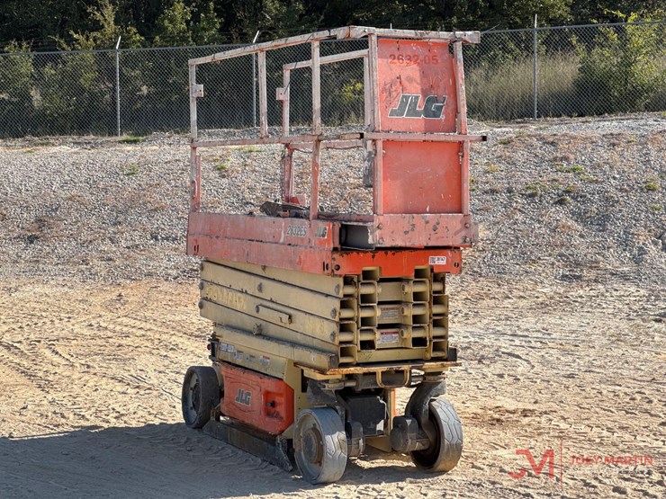 2015-jlg-2632es-image-1
