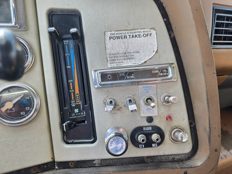 1994-ford-lta9000-image-105