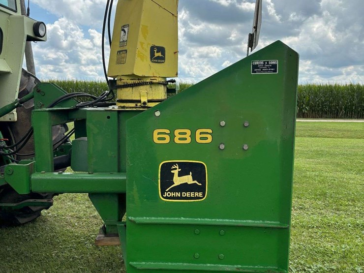 john-deere-686-image-4