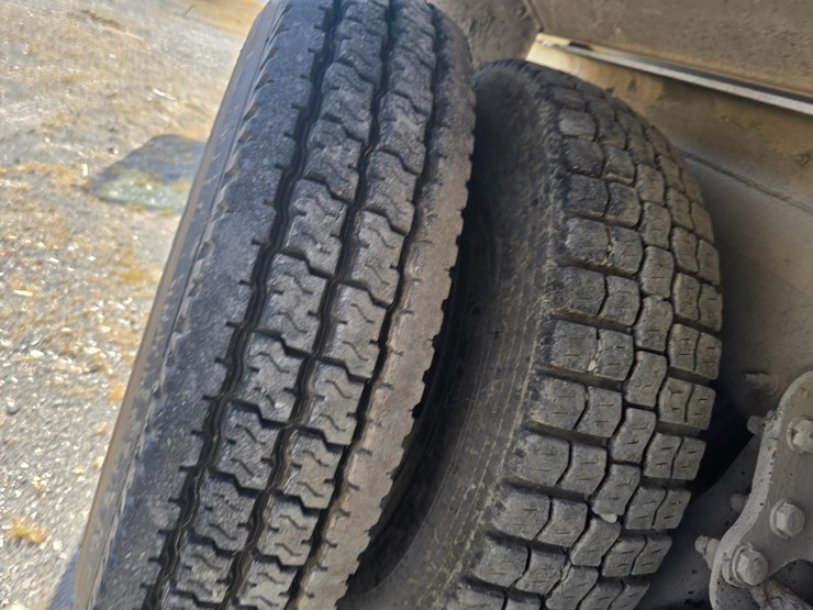 2014-peterbilt-365-image-94