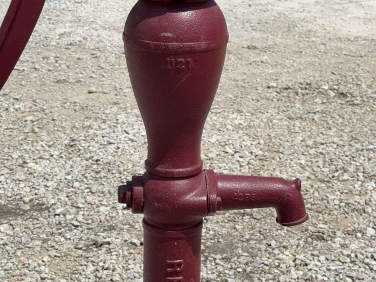 red-jacket-pump-image-3
