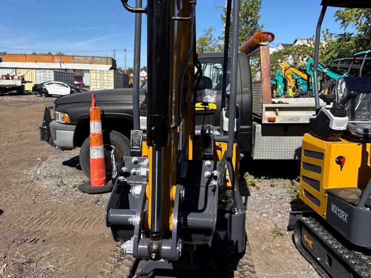 new-cfg-industrial-co-mini-excavator-model-mx12r-image-6