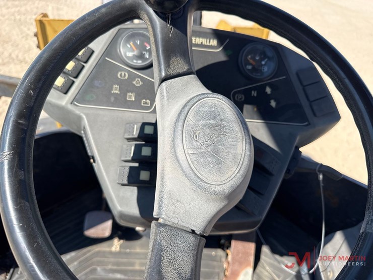 2008-caterpillar-904b-image-21