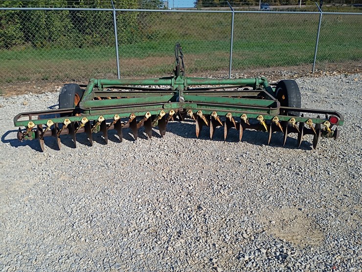 john-deere-12-image-6