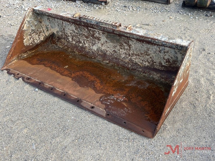 66"-smooth-bucket-skid-steer-attachment-image-4