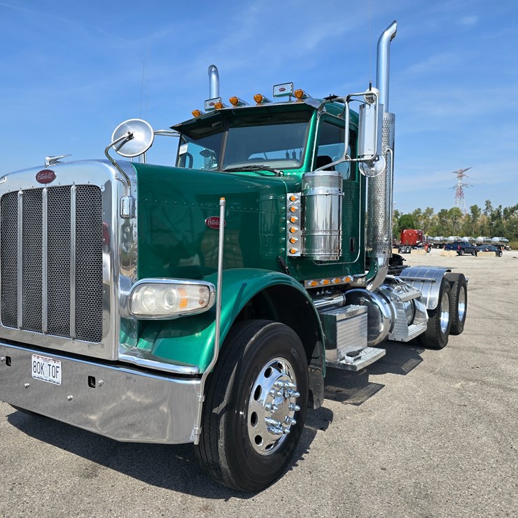 2014 PETERBILT 388