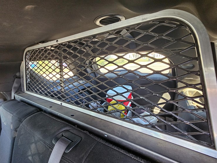 2014-ford-explorer-image-46