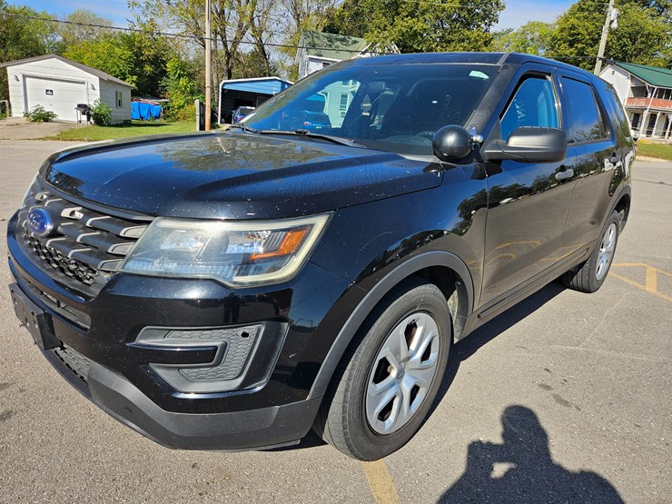 2017-ford-explorer-image-2