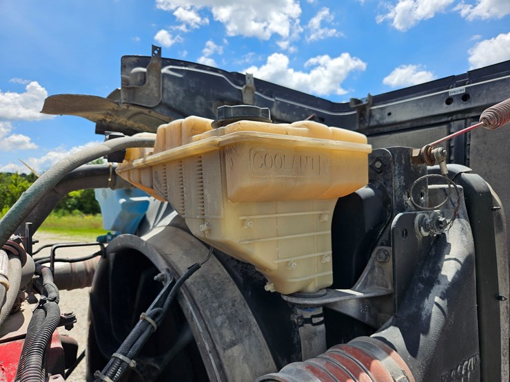 2010-peterbilt-389-image-55