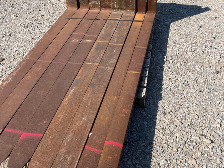 (1)-pair-of-72"-forklift-forks-image-1