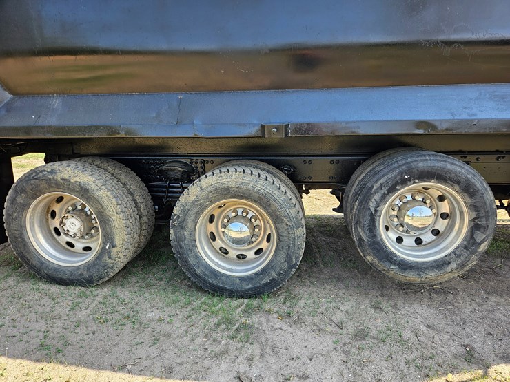 2006-sterling-l9500-image-104