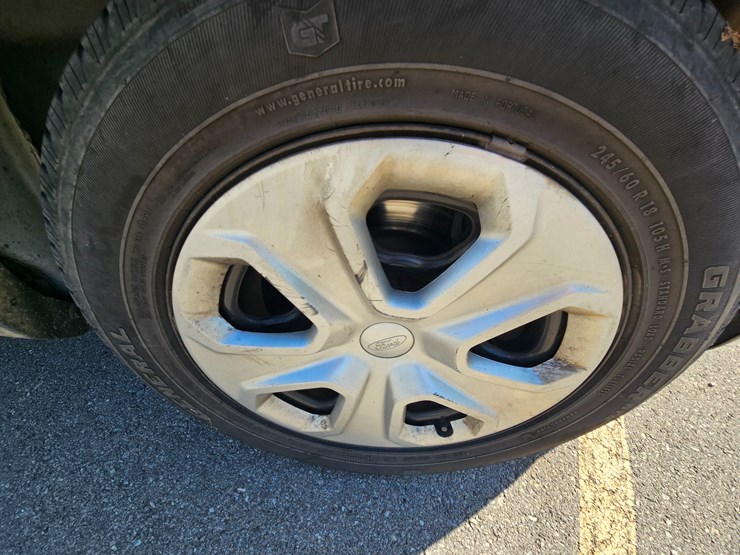 2014-ford-explorer-image-54