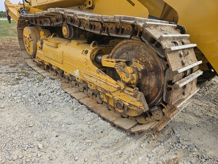 2023-caterpillar-953-image-84