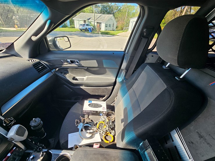 2014-ford-explorer-image-30