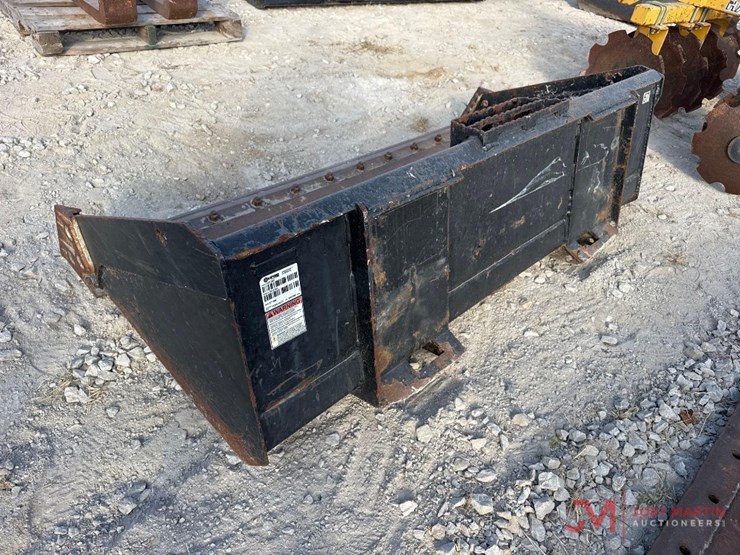 takeuchi-68"-smooth-bucket-w/-bolt-on-cutting-edge-skid-steer-attachment-image-3