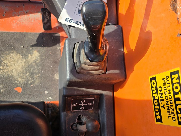 2015-jlg-g6-42a-image-17