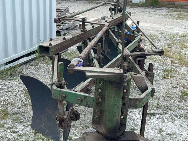 john-deere-4-bottom-plow-image-5