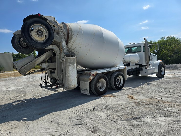 2014-peterbilt-365-image-30