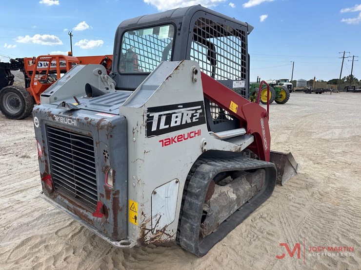 2021-takeuchi-tl8r2-image-2