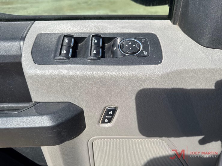2016-ford-f150-xl-image-16