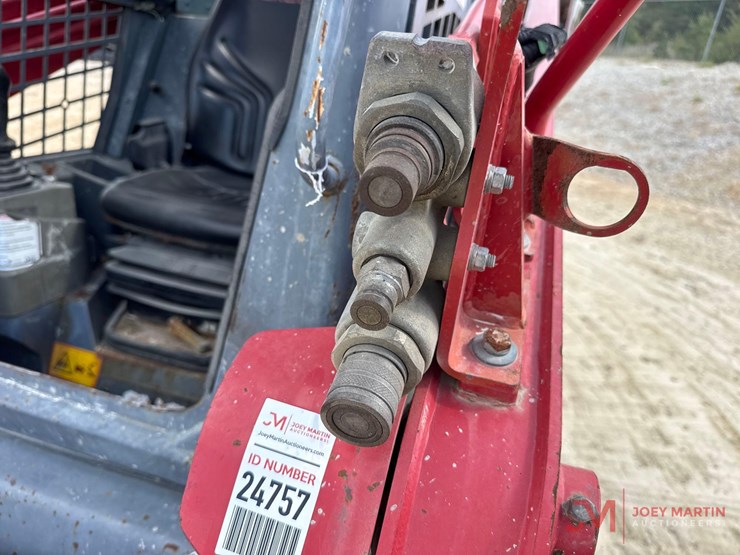 2021-takeuchi-tl8r2-image-7