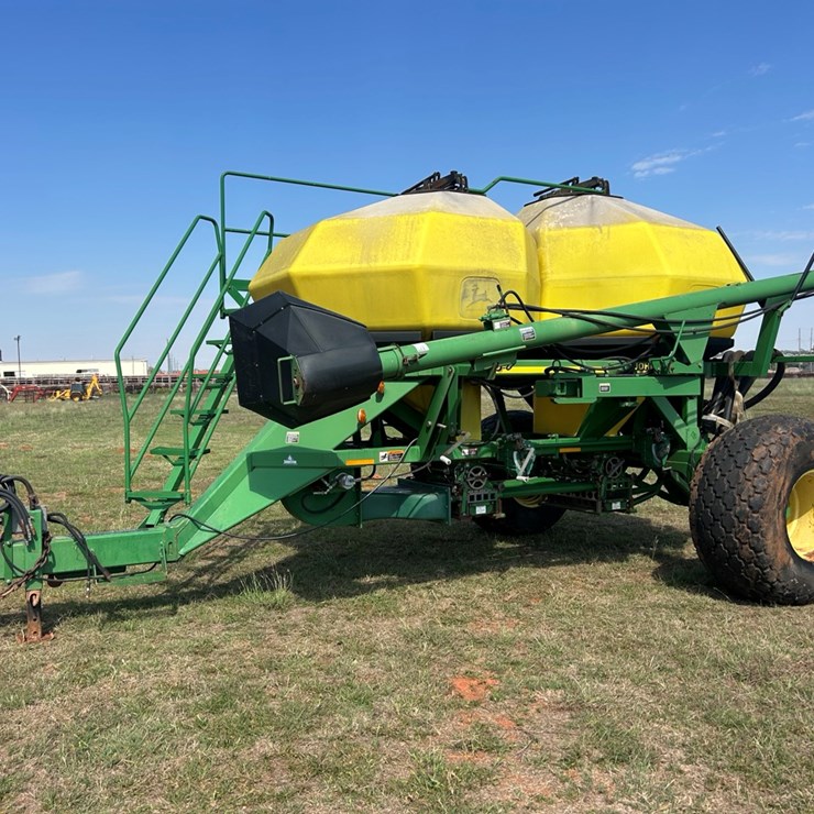 JOHN DEERE 1900