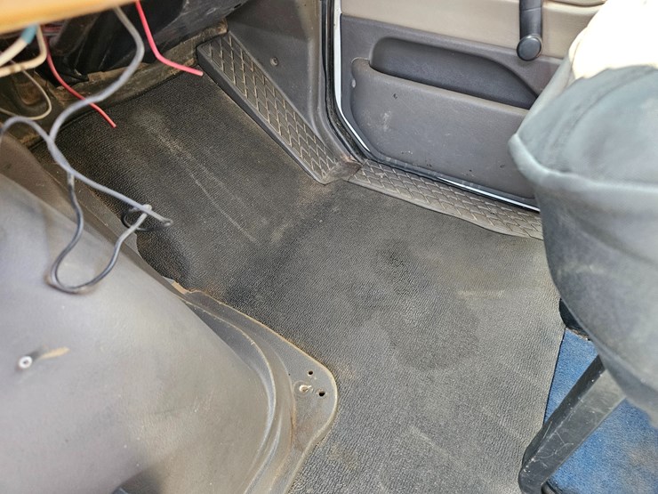 2006-sterling-l9500-image-86