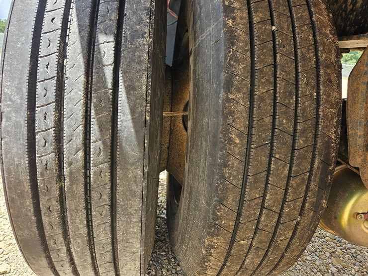 2011-great-dane-flatbed-image-31