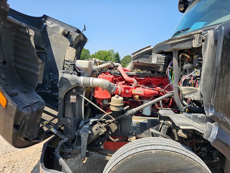 2017-peterbilt-579-image-32