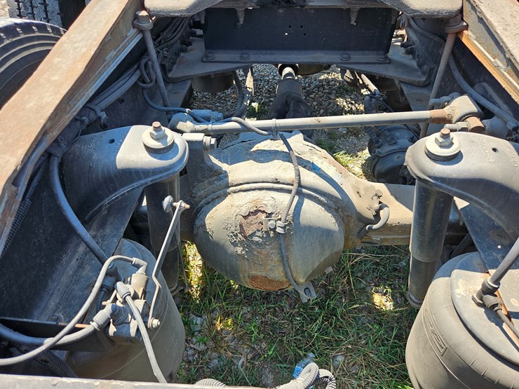 2017-peterbilt-579-image-88